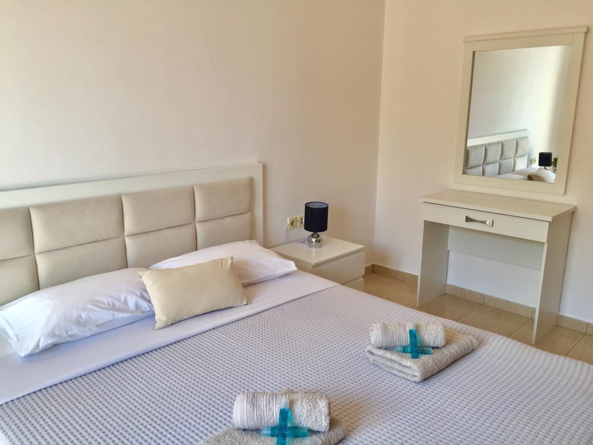 Sea And Sky Apartments Sarande Sarandë Exterior foto